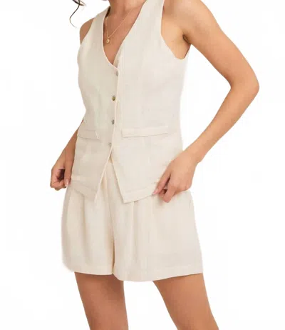 Gilli Button V-neck Vest And Pleated Shorts Set In Beige In White