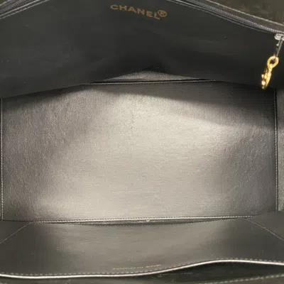Pre-owned Chanel Black Patent Leather Tote Bag ()
