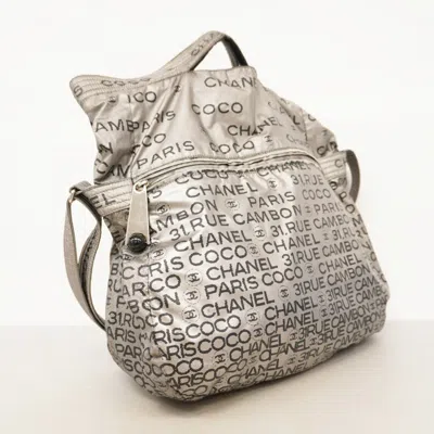 Pre-owned Chanel Gray Nylon Shoulder Bag ()