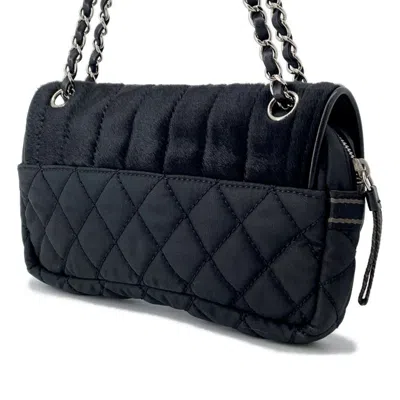 Pre-owned Chanel Matelasse Black Canvas Leather Shoulder Bag ()