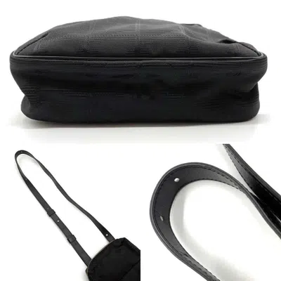 Pre-owned Chanel New Travel Line Black Nylon Leather Shoulder Bag ()