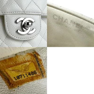 Pre-owned Chanel White Grained Calfskin Shoulder Bag ()