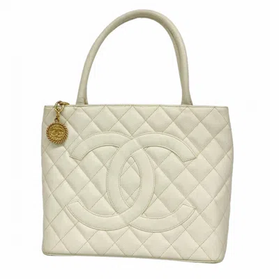 Pre-owned Chanel White Grained Calfskin Tote Bag ()
