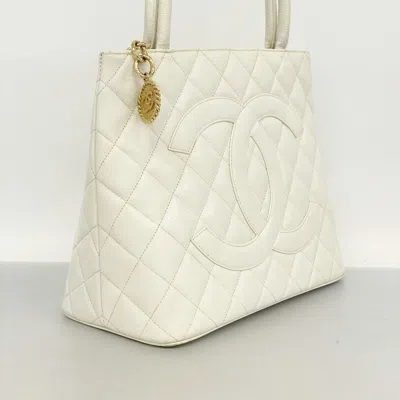 Pre-owned Chanel White Grained Calfskin Tote Bag ()
