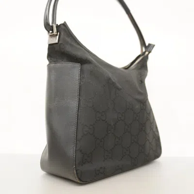 Pre-owned Gucci Black Nylon Shoulder Bag ()