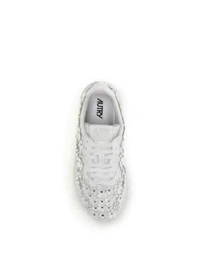 Autry "medalist Low Blooming" Sneaker In White