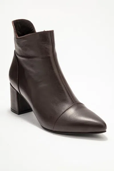 Forever & Always Shoes Gael Leather Block Heel Boot In Brown