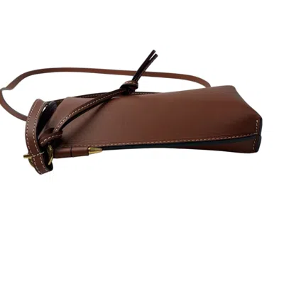 Pre-owned Loewe Brown Leather Pochette Shoulder Bag ()
