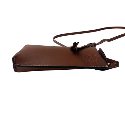 Pre-owned Loewe Brown Leather Pochette Shoulder Bag ()