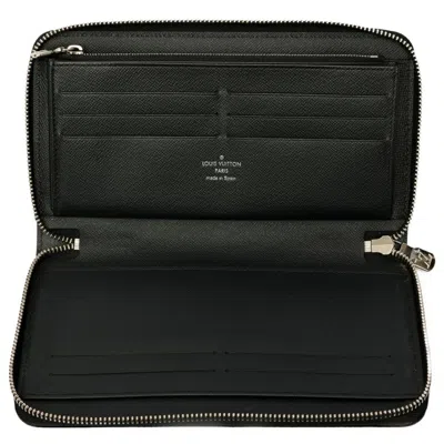 Pre-owned Louis Vuitton Black Noir Taiga Leather Long Wallet (bi-fold) ()