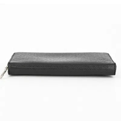 Pre-owned Louis Vuitton Black Taiga Leather Wallet (tri-fold) ()