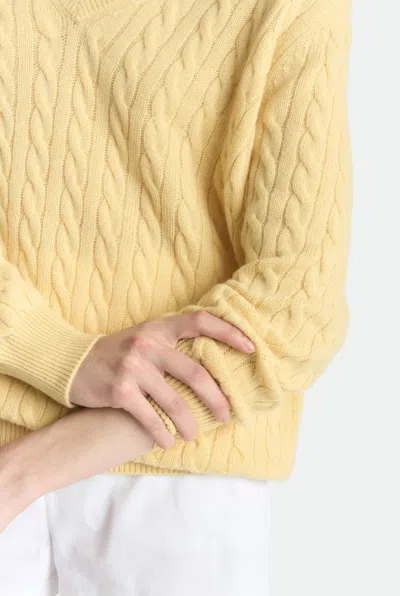 Malo Scollo V In Luxury Cashmere In Yellow