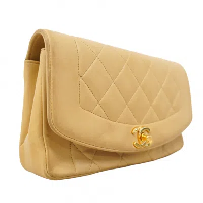 Pre-owned Chanel Beige Leather Shoulder Bag () In Sand