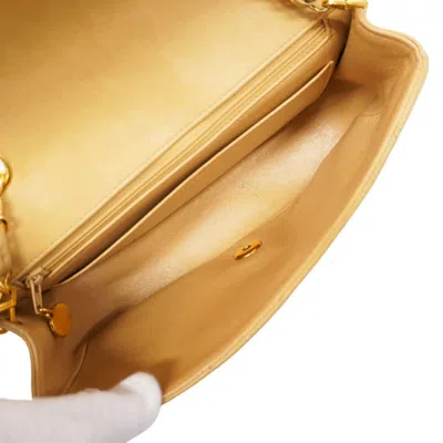 Pre-owned Chanel Beige Leather Shoulder Bag () In Sand