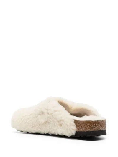 Birkenstock Womens Eggshell Shearling Boston Buckle-embellished Clogs In White