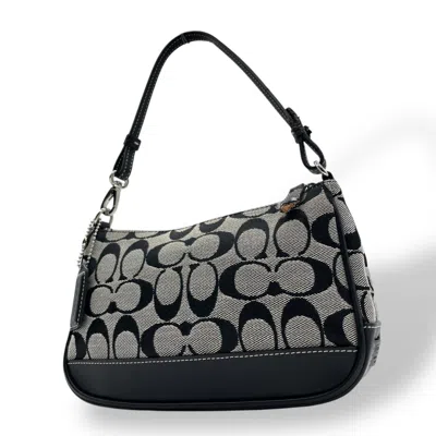 Pre-owned Coach Canvas Handbag () In Multi