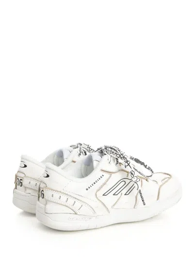 Balenciaga Women Hamptons Worn-out Leather Low-top Sneakers In Neutral