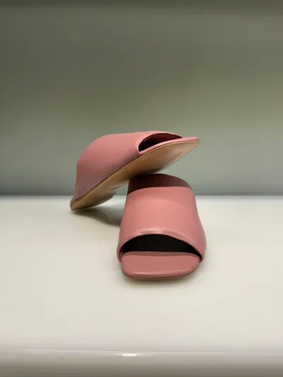 La Rose Nappa Leather Flat Sandals In Pink