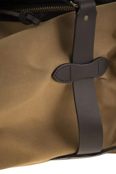 Filson Gucci Gg Supreme Extended Card Holder In Brown