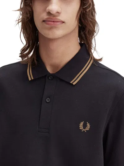 Fred Perry Logo-detail Polo Shirt In Purple
