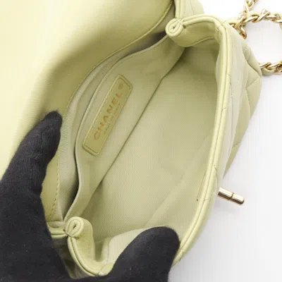 Pre-owned Chanel Green Leather Shoulder Bag ()