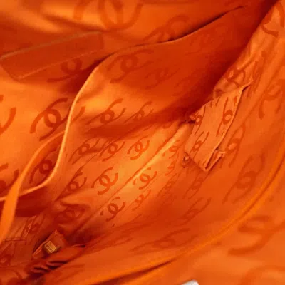 Pre-owned Chanel Beige Leather Tote Bag () In Sand