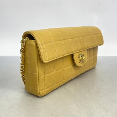 Pre-owned Chanel Brown Leather Shoulder Bag ()