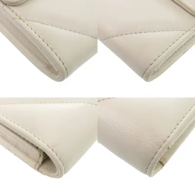 Pre-owned Chanel White Leather Long Wallet (tri-fold) ()