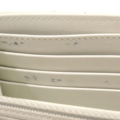 Pre-owned Chanel White Leather Long Wallet (tri-fold) ()