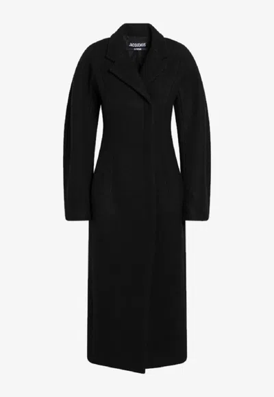 Jacquemus Curvo Long Wool Coat In Black
