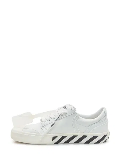 Off-white Round-toe Low-top Casual Shoes In White