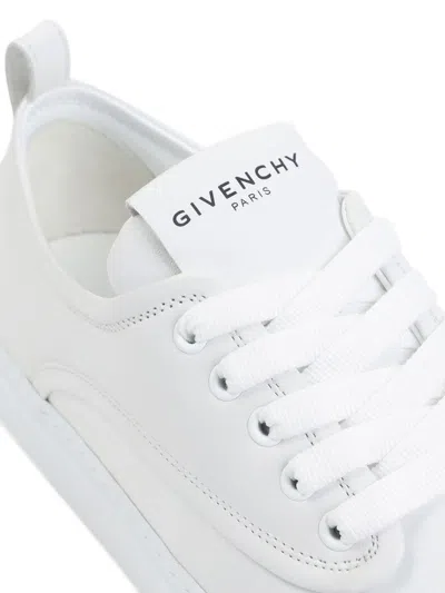 Givenchy Stylish Sneakers With Pull Tab And Round Toe In White