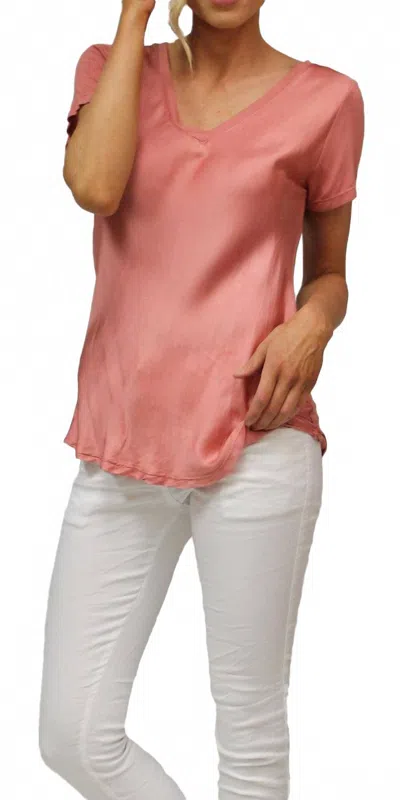 Gigi Moda Nola Satin Scoop Neck Tee In Rosewood In Pink