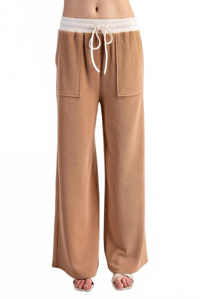 Eesome Contrast Waist Straight Leg Pants In Coco In Brown