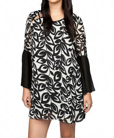 Umgee Bell Sleeve Key Hole Dress In Black In Black