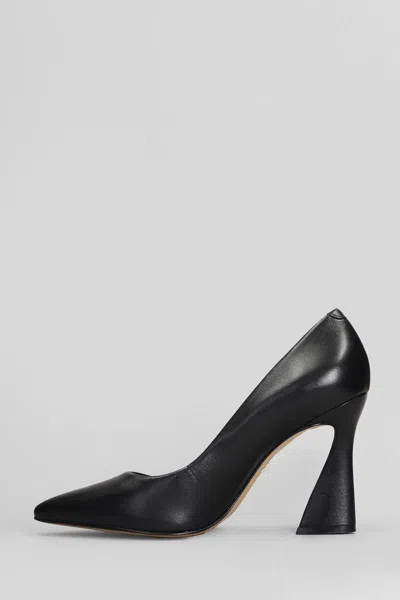 Carrano Pumps In Black