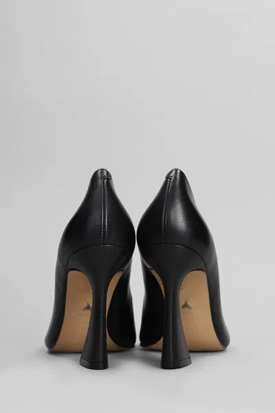 Carrano Pumps In Black