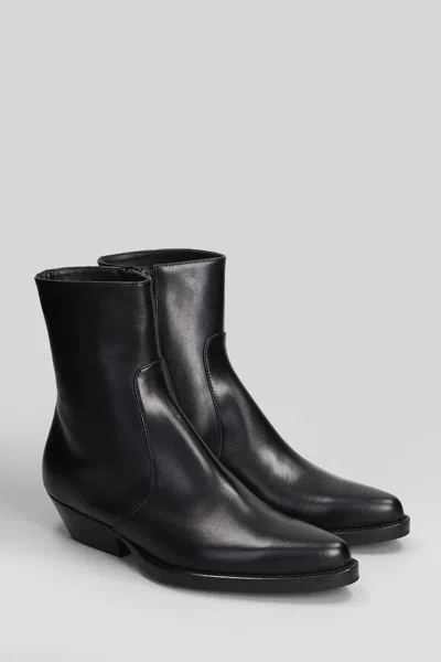 Anna F . Texan Ankle Boots In Black