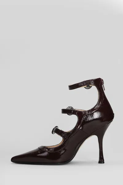 Anna F Buckled Pumps In Red