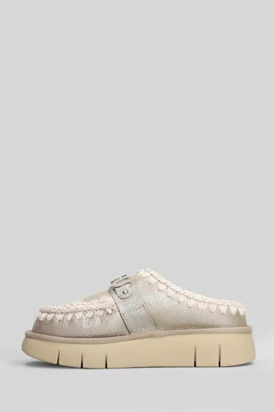 Mou Bounce Clog In Laminated Sheepskin Stone Color In Nude