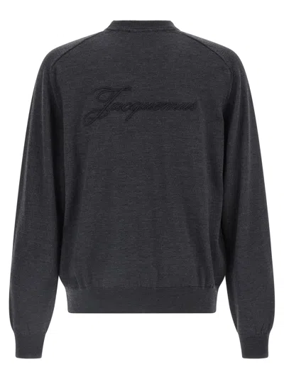 Jacquemus Long Sleeve Crewneck Sweater With Ribbed Cuffs In Gray