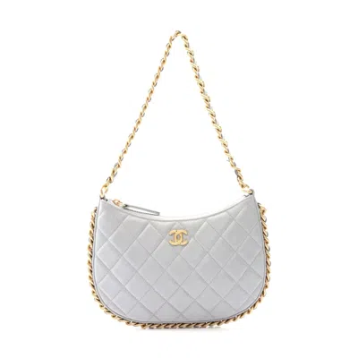 Pre-owned Chanel Leather Matelasse Shoulder Bag In Gray