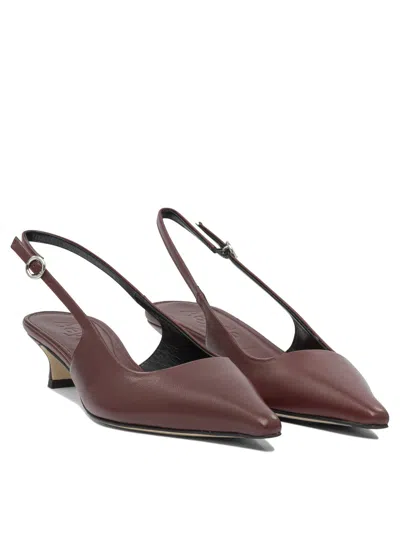 Aeyde Buckle Detail Kitten Heel Pointed Toe Pumps In Burgundy