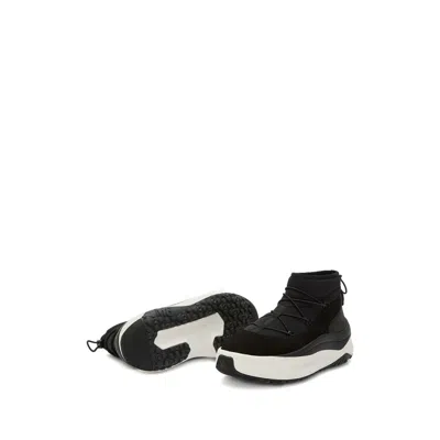 Moon Boot Low Cut Sneakers Contrast Sole In Black