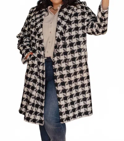 Davi & Dani Monochromatic Moment Plaid Coat In Black & White In Multi