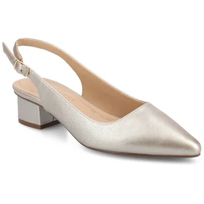 Journee Collection Women's Sylvia Pumps In White