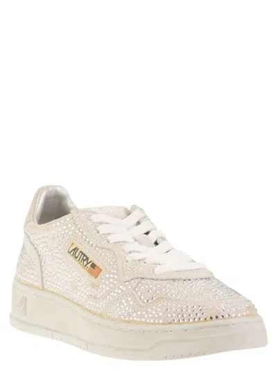Autry Medalist Low Sneakers In Worn-out Effect Suede With Rhinestones In Neutral