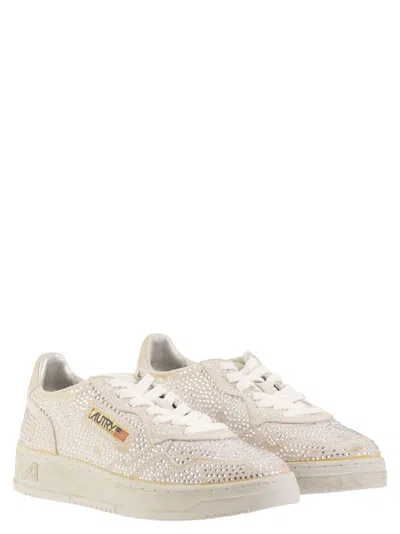 Autry Medalist Low Sneakers In Worn-out Effect Suede With Rhinestones In Neutral