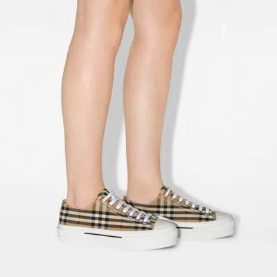 Burberry Tnr Jack Low Sneakers In Neutral