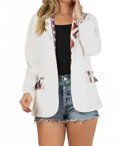 Avery Apparel Alice Aztec Contrast Blazer In White In White